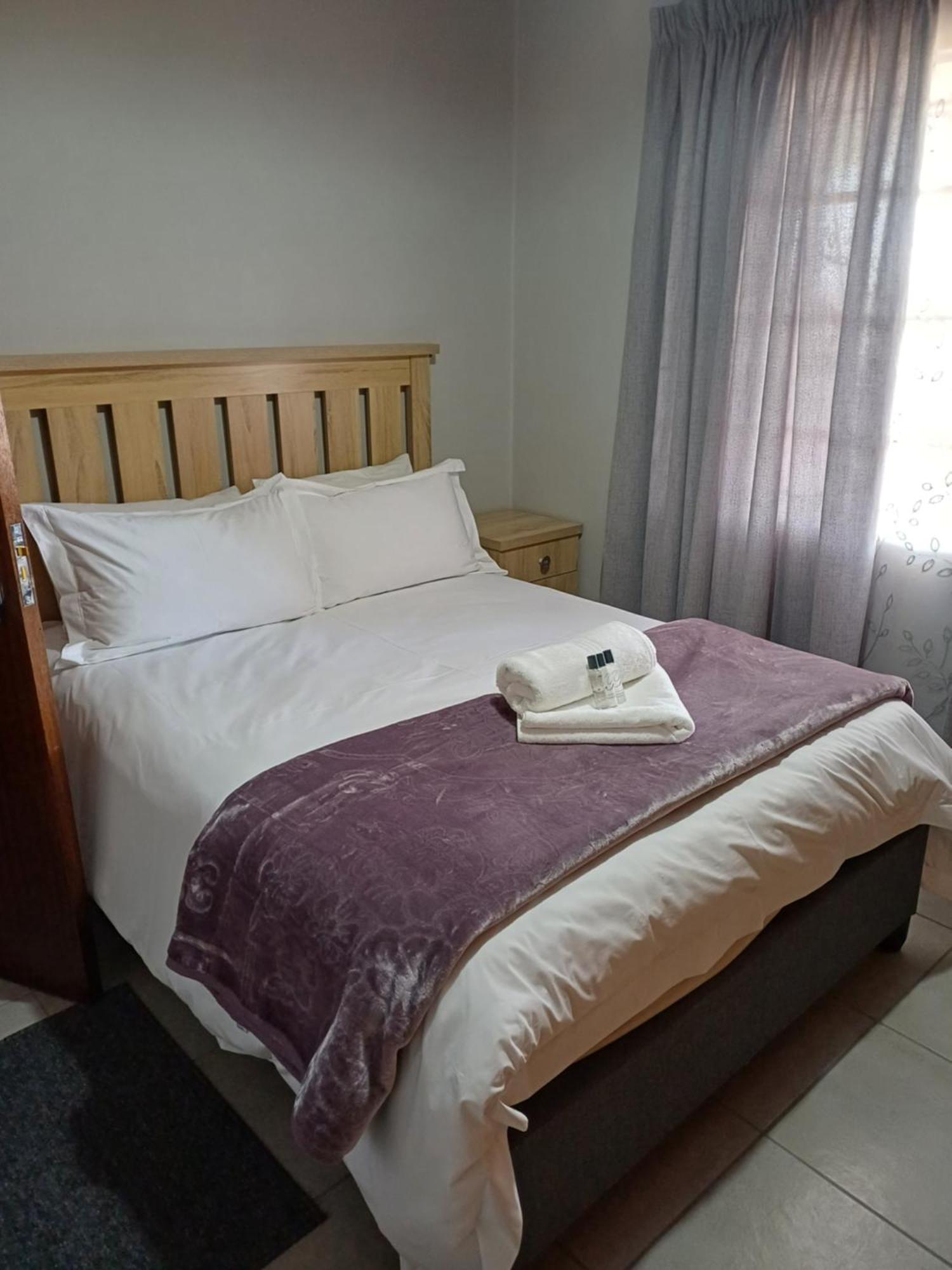 Augrabies De Oude Stoor Guesthouse ภายนอก รูปภาพ