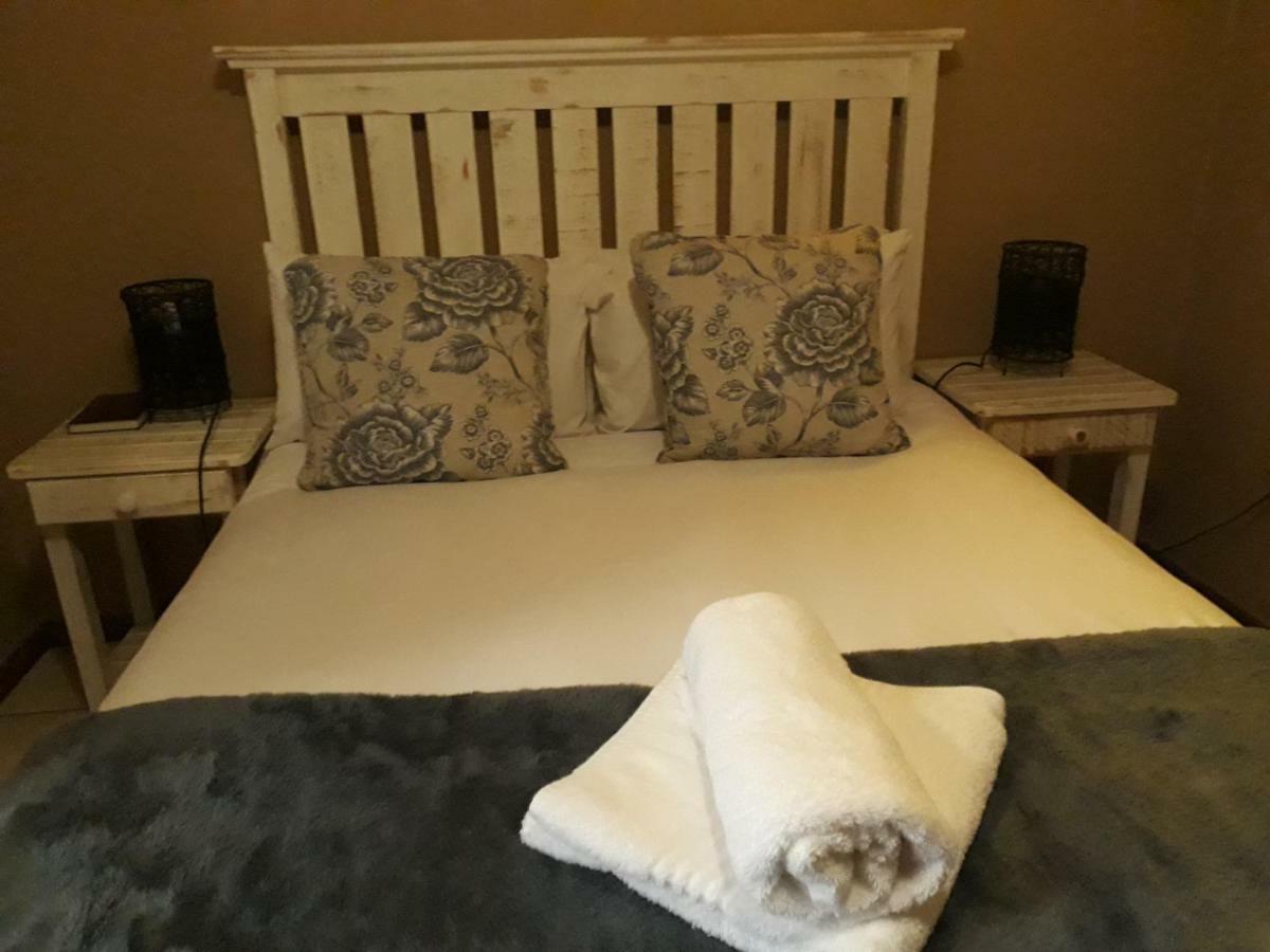 Augrabies De Oude Stoor Guesthouse ภายนอก รูปภาพ